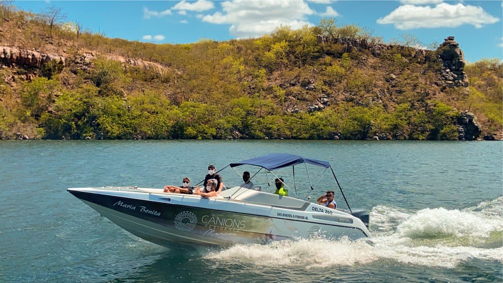 PASSEIO DE LANCHA NO CÂNION EM XINGÓ