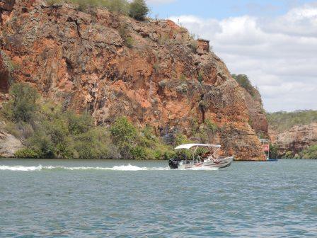 PASSEIO DE LANCHA NO CÂNION EM XINGÓ