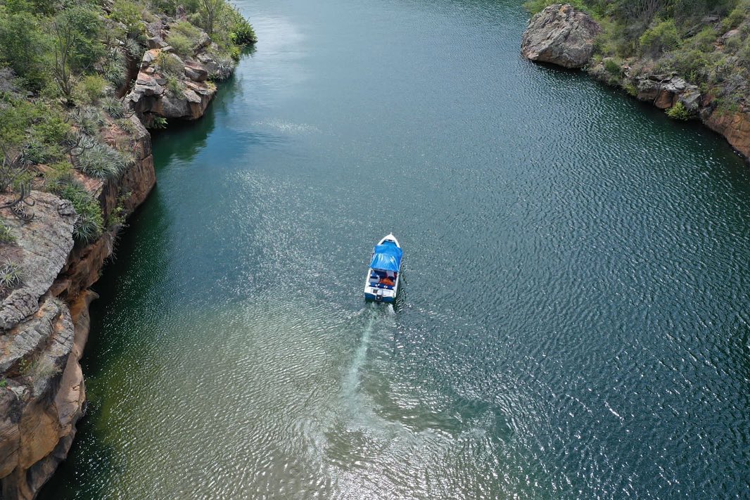 PASSEIO DE LANCHA NO CÂNION EM XINGÓ